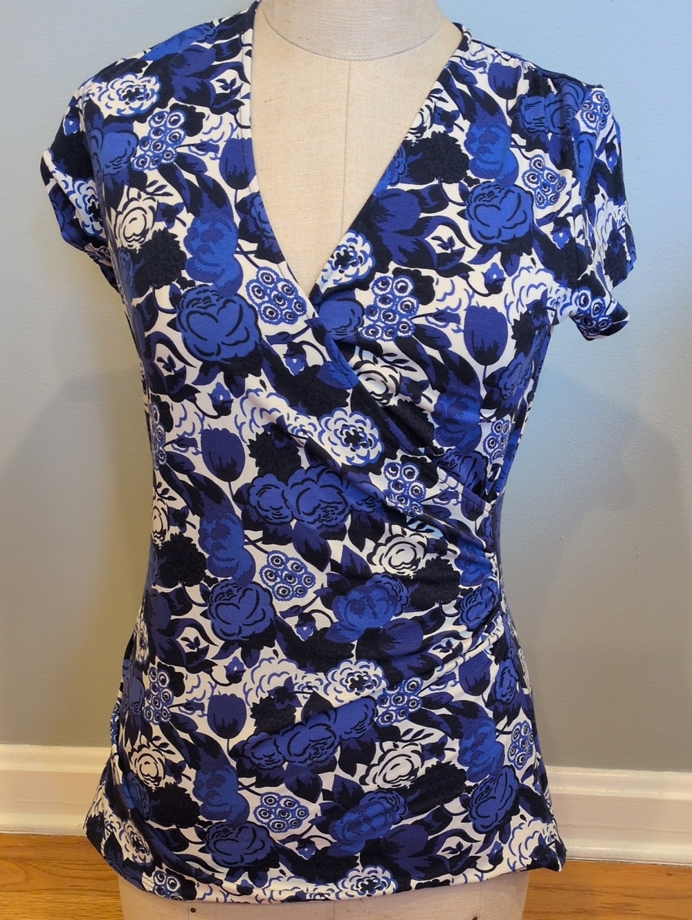 Boden Blue Floral V-Neck Short Sleeve Top W8(EU12)